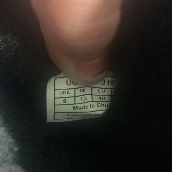 Women’s UGG Classic Short Cosmos Sequin - Size 9 - Picture 5 of 7